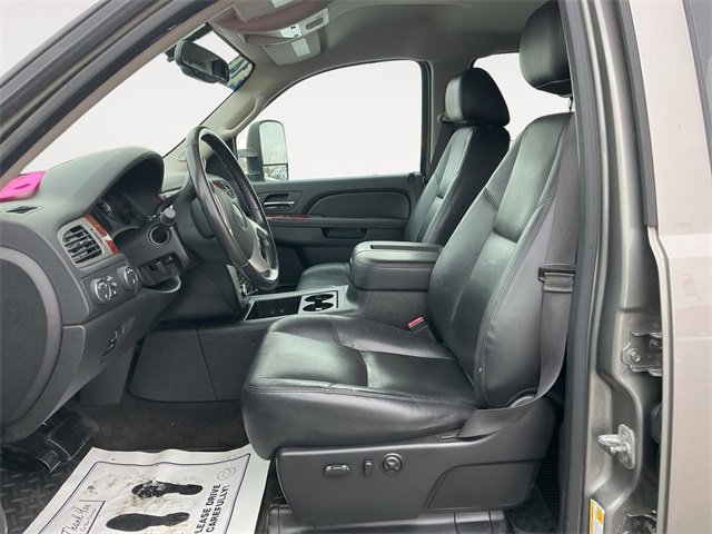 Used 2014 GMC Sierra 3500 SLT w/ SLT Convenience Package image 9