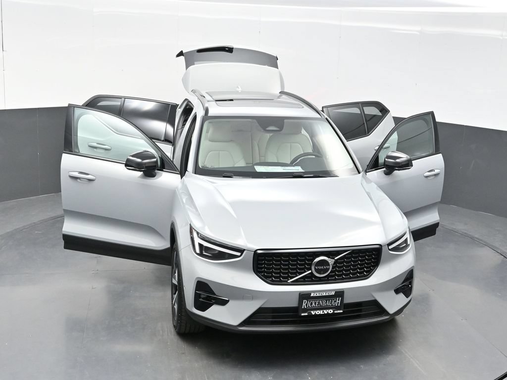 New 2026 Volvo XC40 B5 Plus w/ Protection Package Premier AWD/4WD image 39