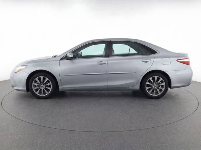 Used 2015 Toyota Camry XLE w/ Advanced Technology Package FWD image 4