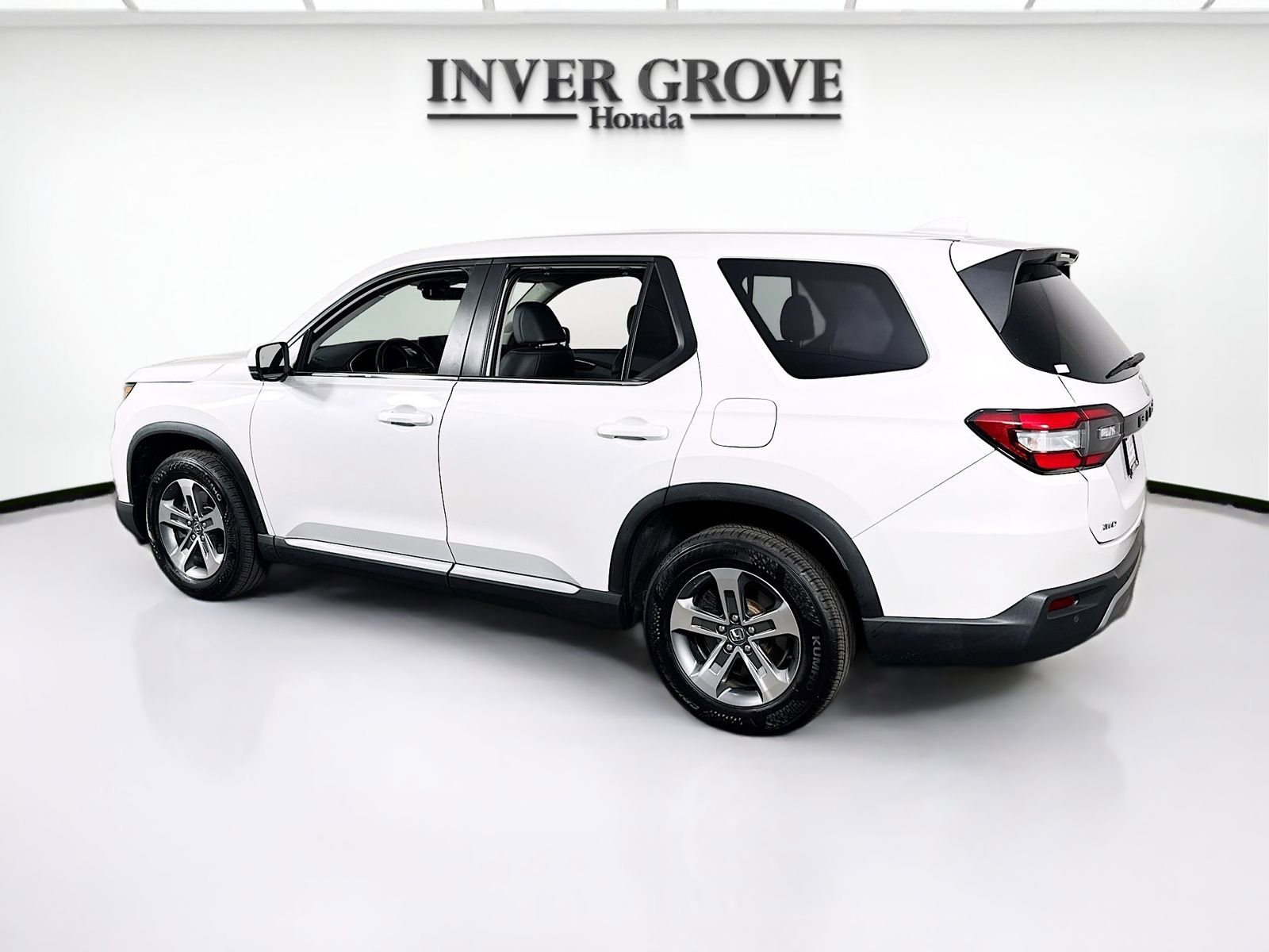 Used 2023 Honda Pilot EX-L image 7