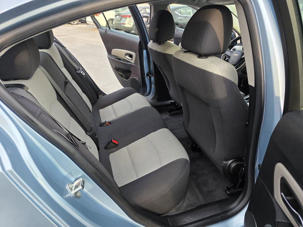 Used 2012 Chevrolet Cruze LS FWD image 18