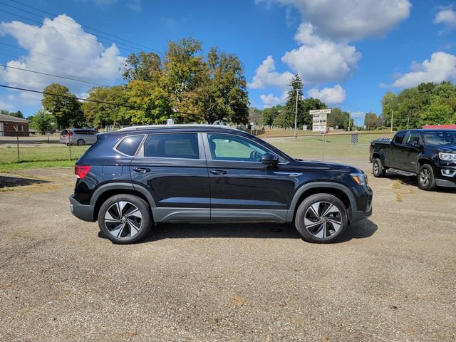 Used 2024 Volkswagen Taos SE image 4