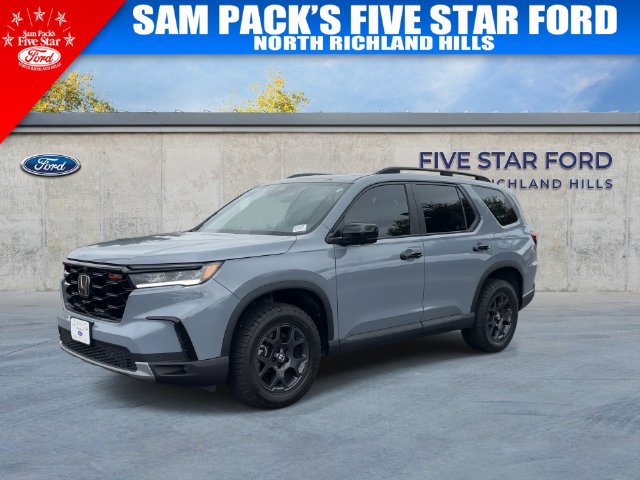 Used 2025 Honda Pilot TrailSport image 4