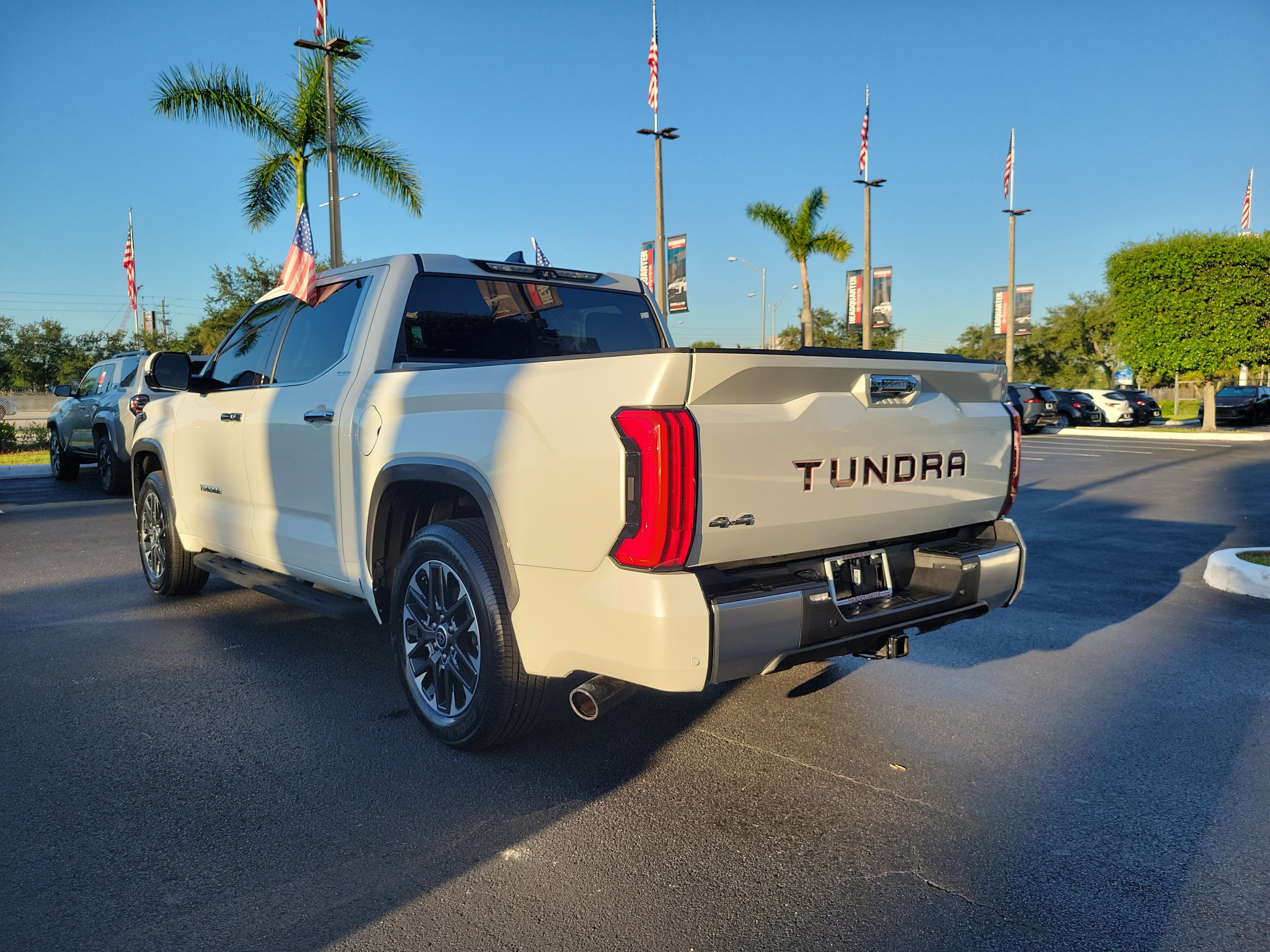 Used 2023 Toyota Tundra Limited AWD/4WD image 8