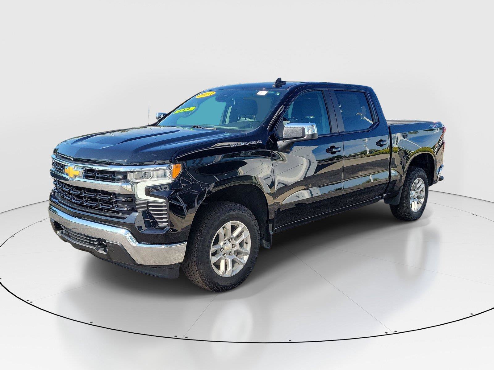 Used 2023 Chevrolet Silverado 1500 LT AWD/4WD image 2