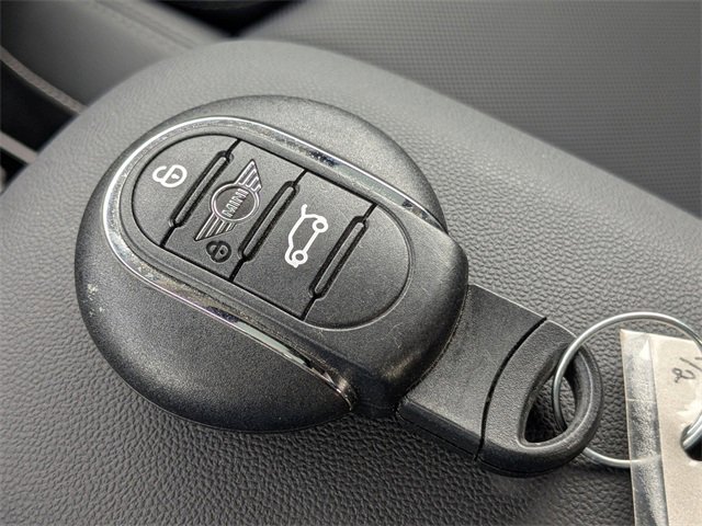 Used 2021 MINI Cooper S w/ Premium Package image 31