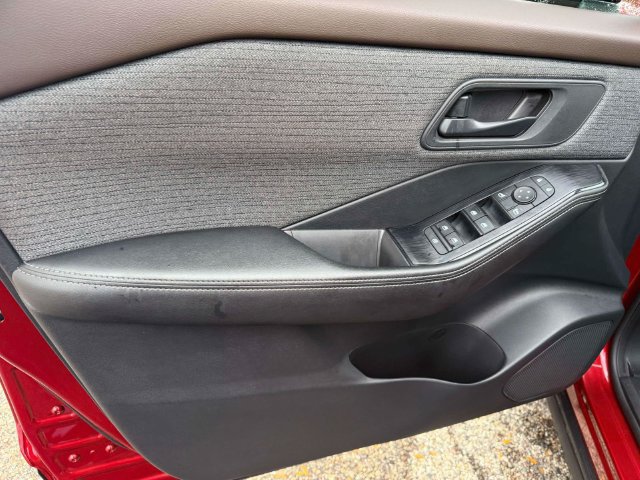 Used 2021 Nissan Rogue S FWD image 15