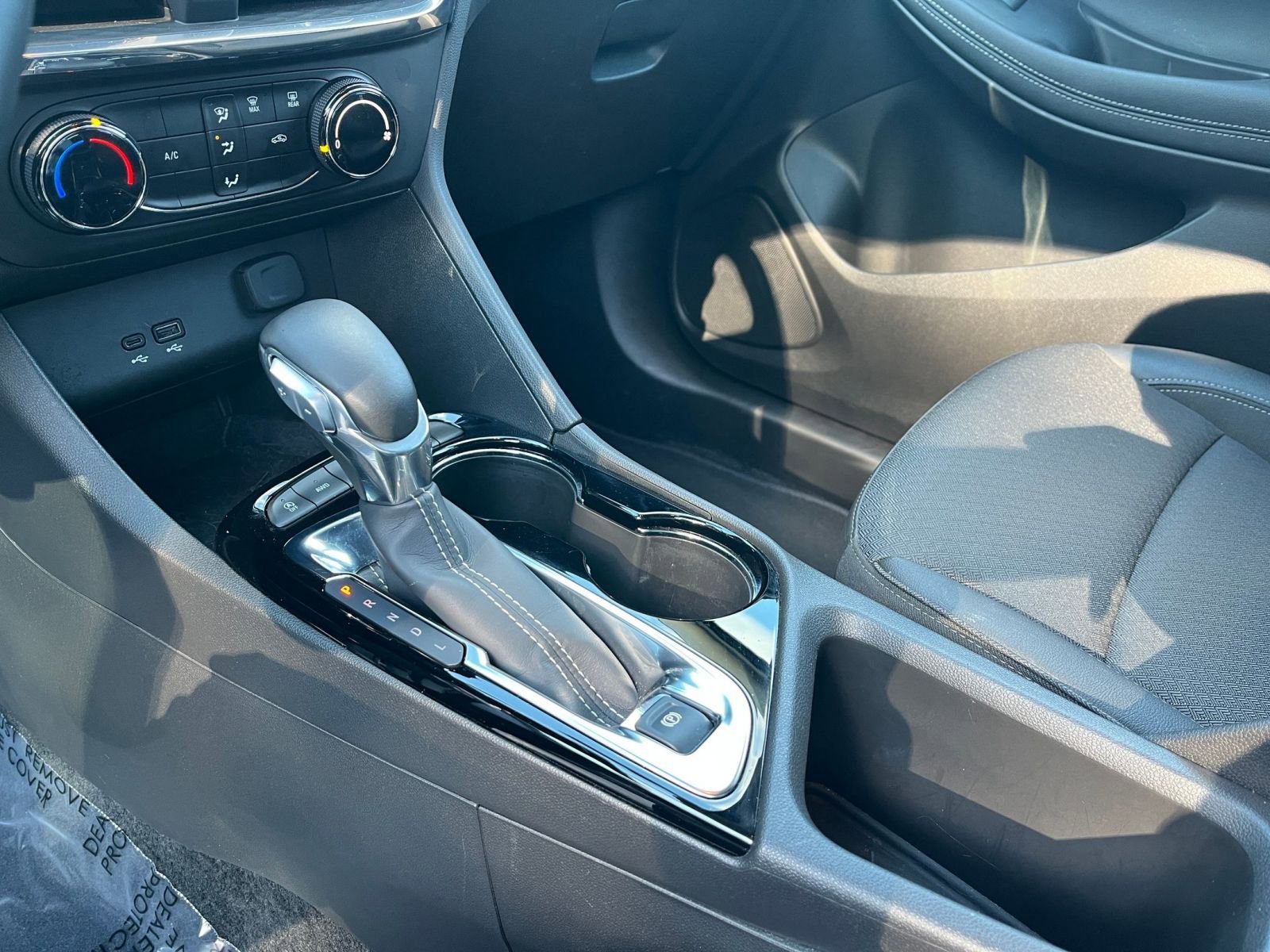 Used 2025 Buick Encore GX Preferred image 37