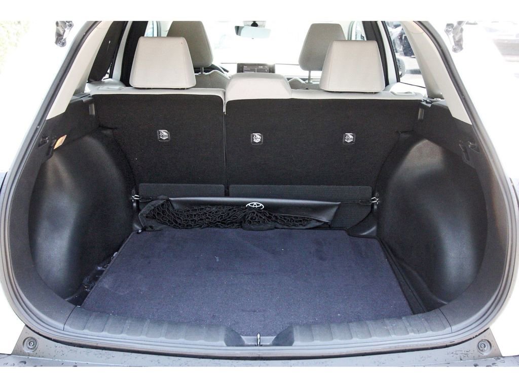 Used 2022 Toyota Corolla Cross LE FWD image 6