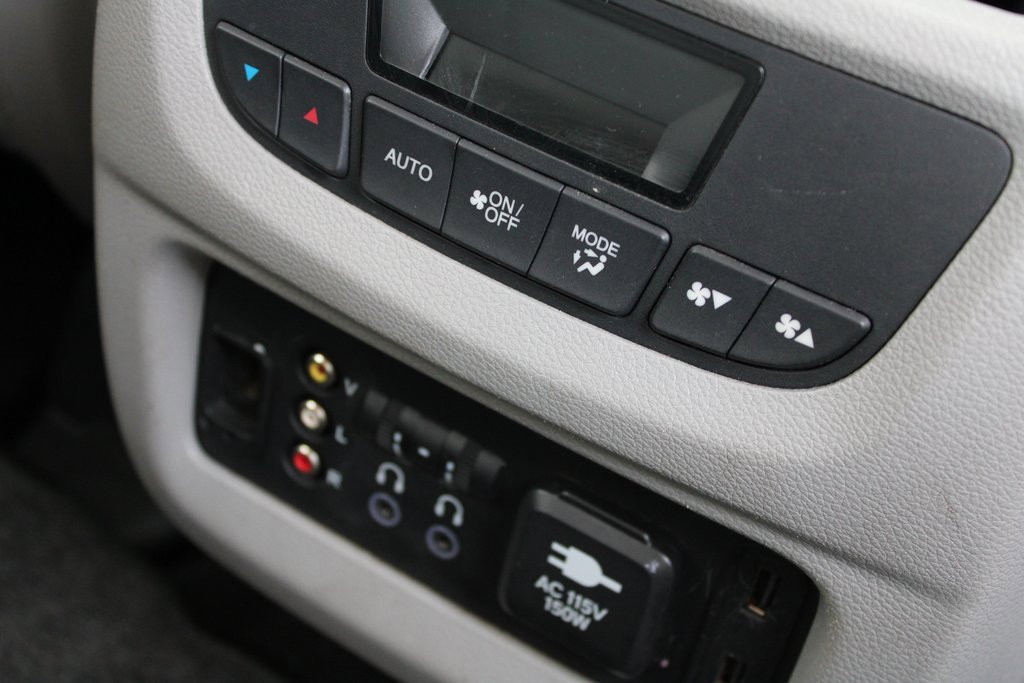 Used 2017 Honda Pilot Touring image 30