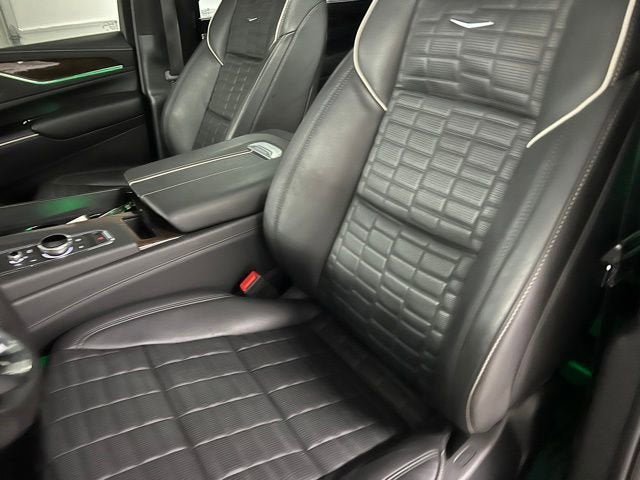 Used 2024 Cadillac Escalade Sport Platinum w/ LPO, ONYX Package AWD/4WD image 15