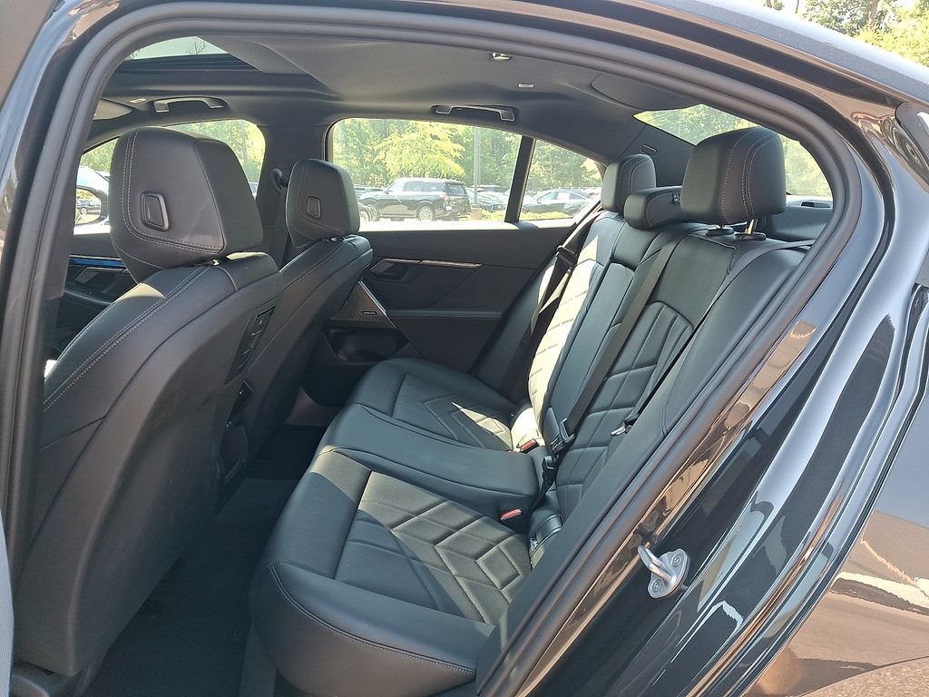 Used 2025 BMW i5 eDrive40i RWD image 10