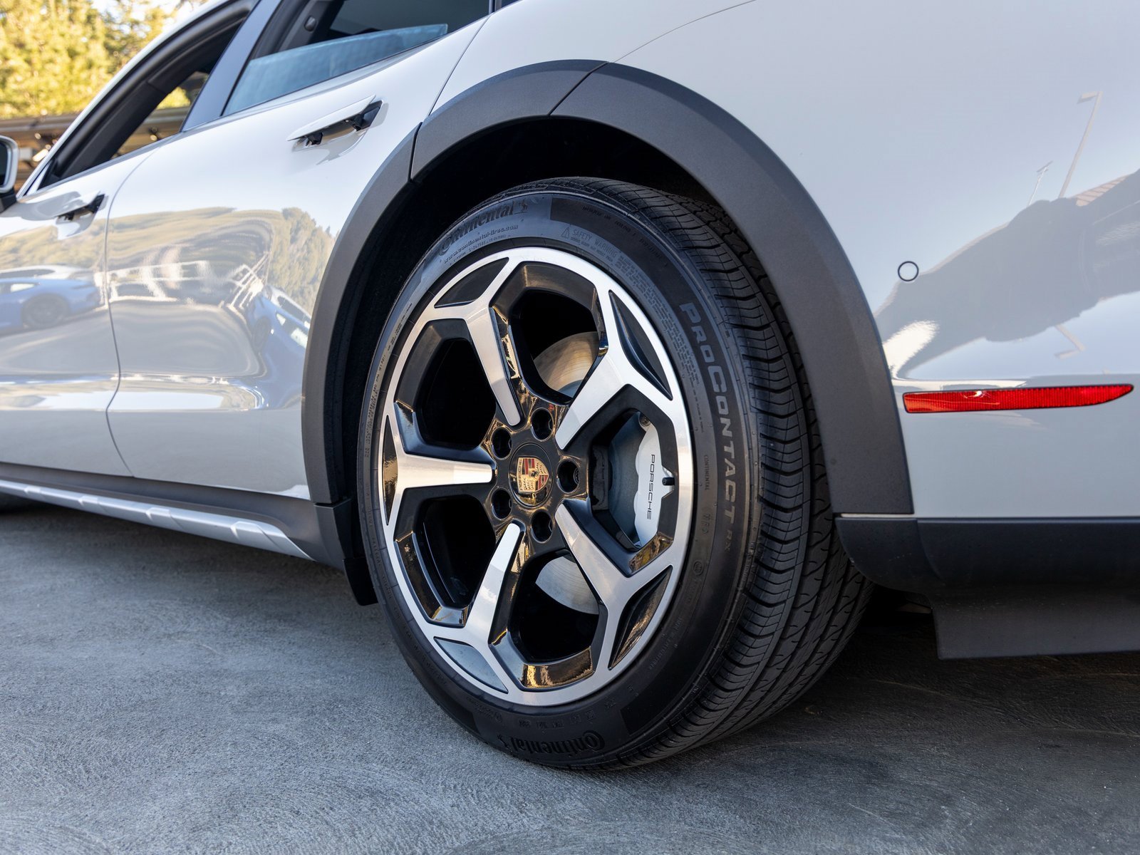 Used 2025 Porsche Taycan 4S image 16