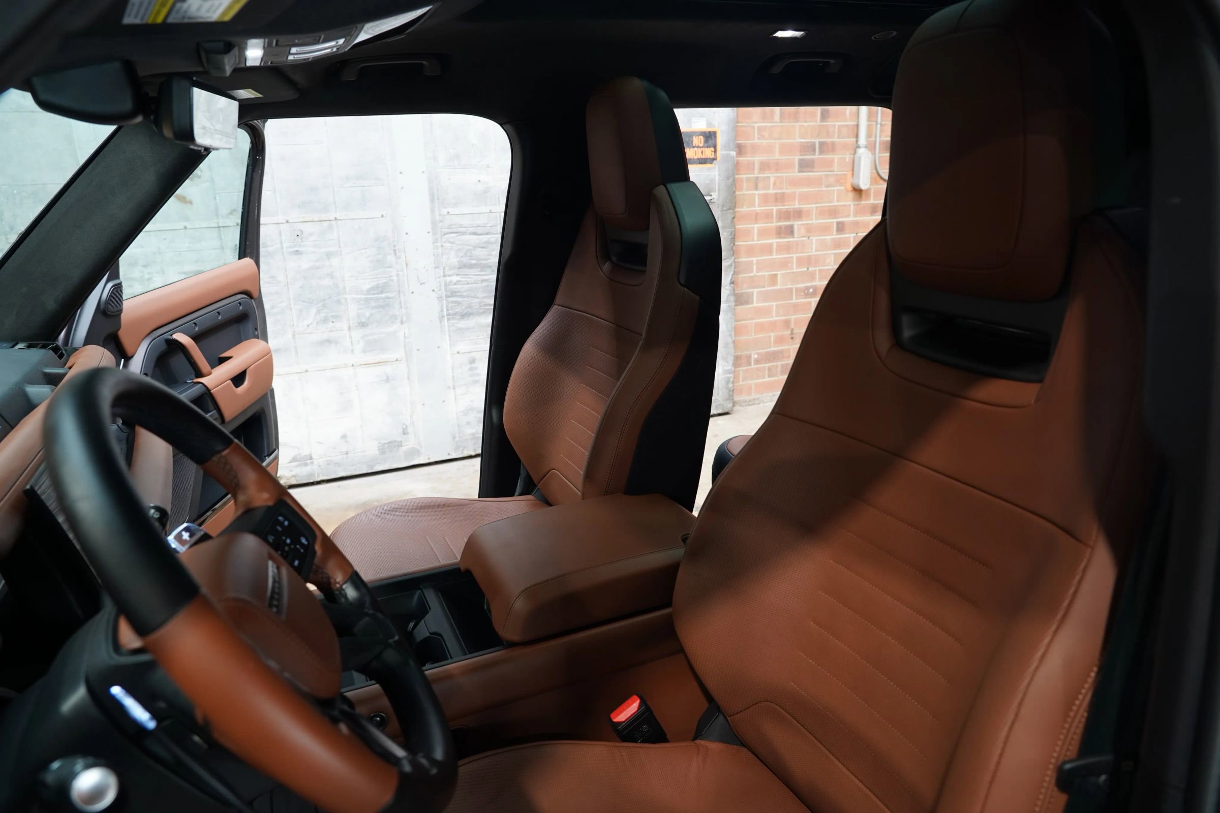 Used 2025 Land Rover Defender 110 image 48