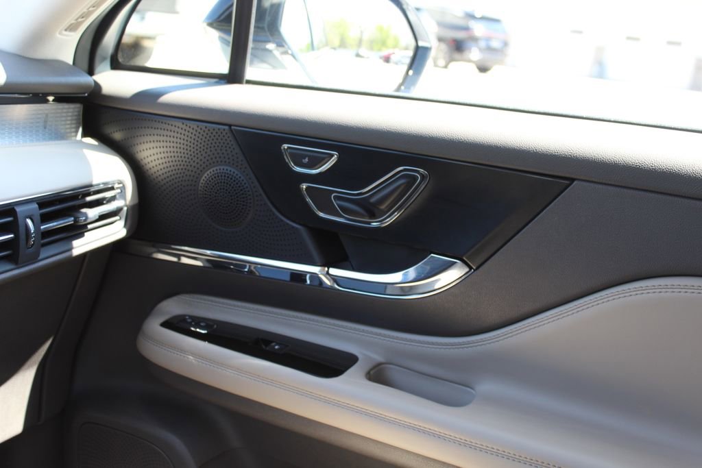 Used 2023 Lincoln Corsair FWD w/ Equipment Group 101A image 16