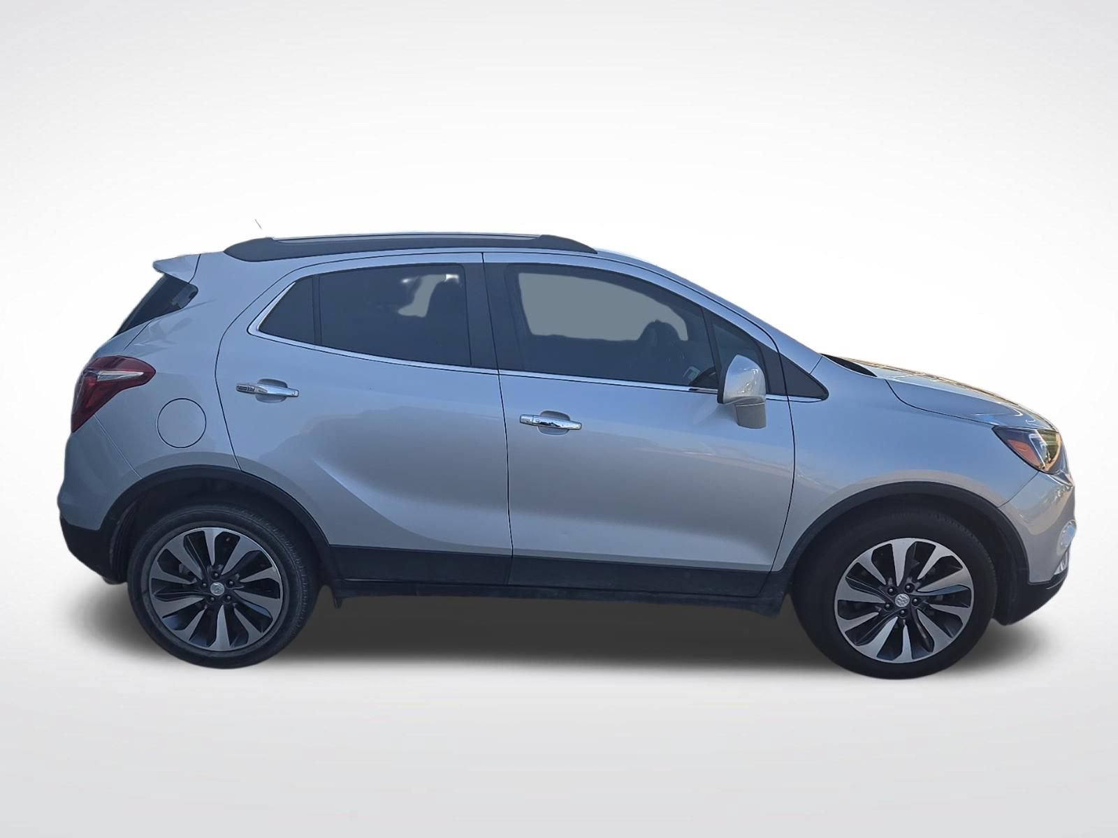 Used 2022 Buick Encore Preferred w/ Safety Package FWD image 4