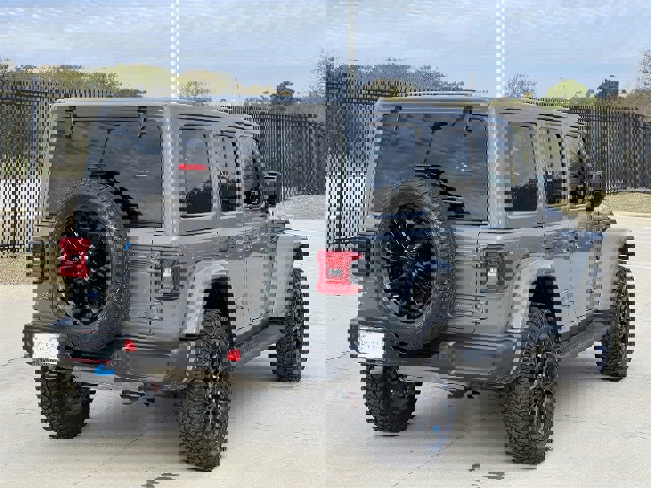 Used 2022 Jeep Wrangler Unlimited Sahara w/ Cold Weather Group image 4