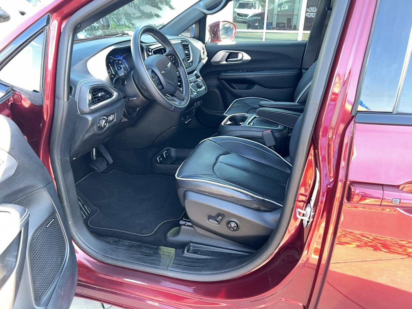 Used 2018 Chrysler Pacifica Limited FWD image 7