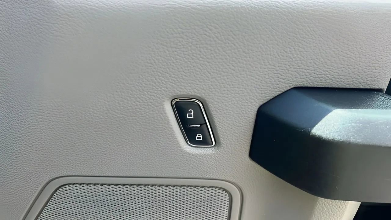 Used 2017 Ford F150 XL w/ Equipment Group 101A Mid RWD image 14