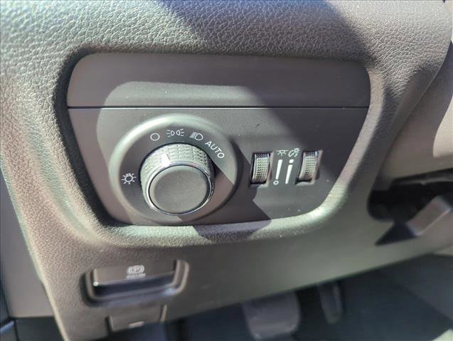 New 2025 Jeep Grand Cherokee Laredo X w/ Luxury Tech Group I image 18