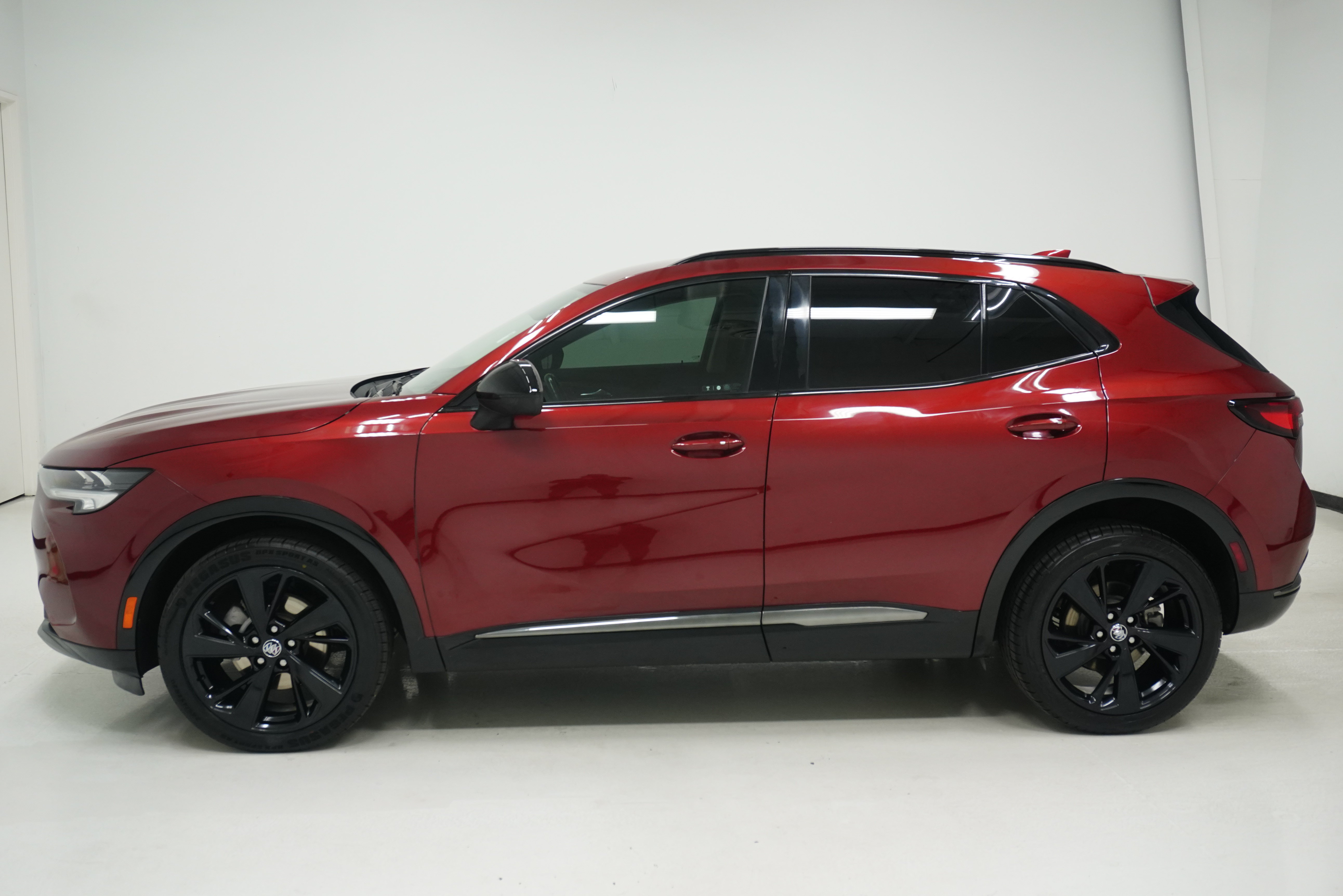 Used 2022 Buick Envision Essence w/ Sport Touring Package FWD image 7