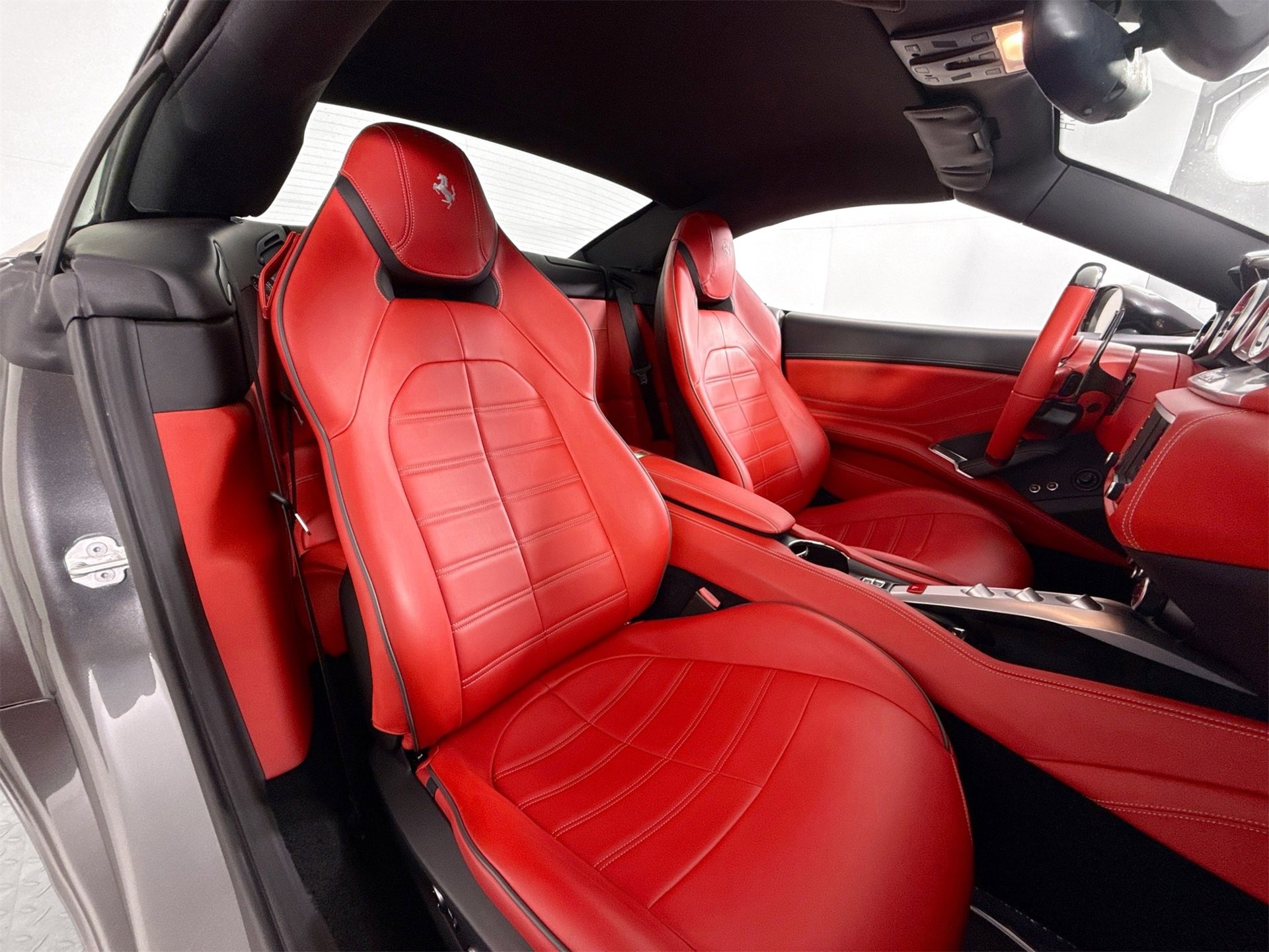 Certified 2017 Ferrari California T image 23