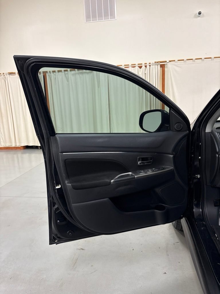 Used 2019 Mitsubishi Outlander Sport ES FWD image 16