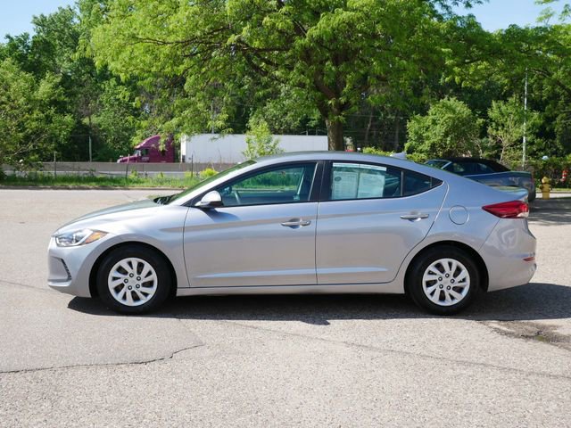 Used 2017 Hyundai Elantra SE FWD image 3