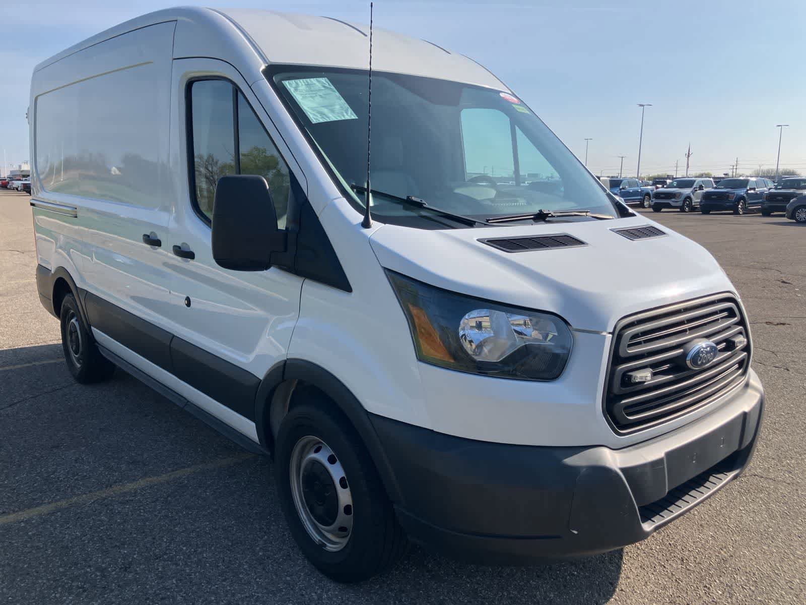 Used 2017 Ford Transit 150 130 Medium Roof RWD image 3