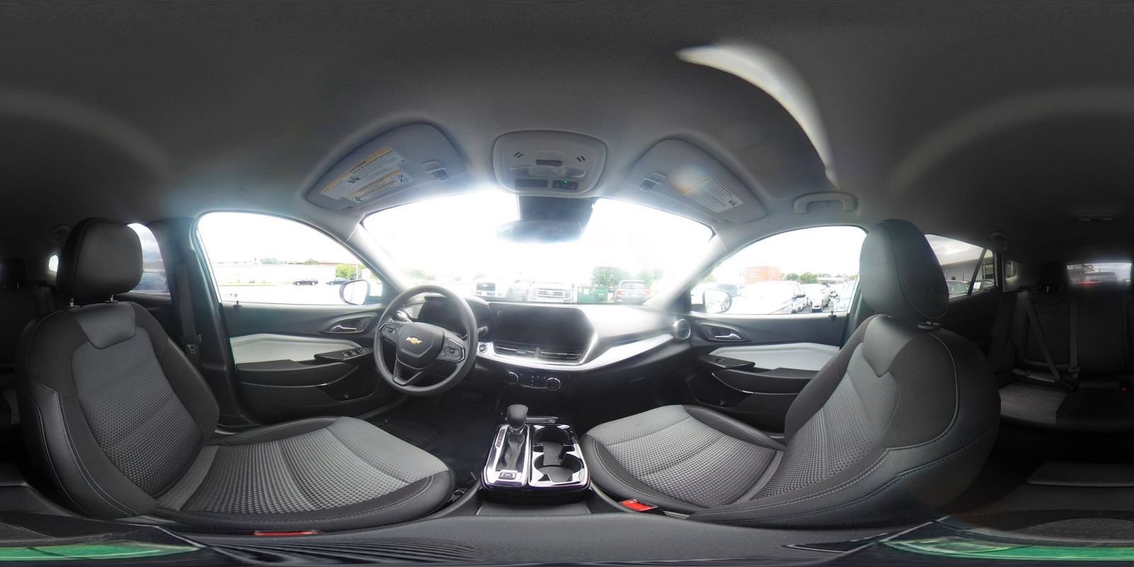 Used 2025 Chevrolet Trax LT FWD image 42