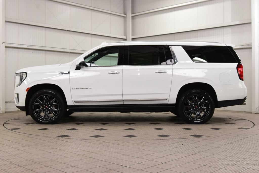 Used 2024 GMC Yukon XL Denali AWD/4WD image 4