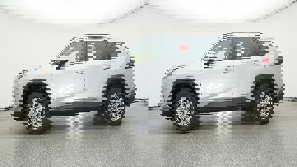 New 2025 Toyota RAV4 XLE image 19