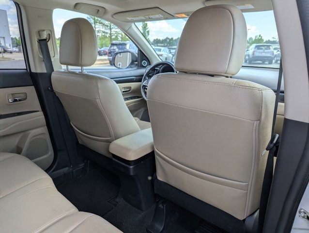 Used 2016 Mitsubishi Outlander SE image 29