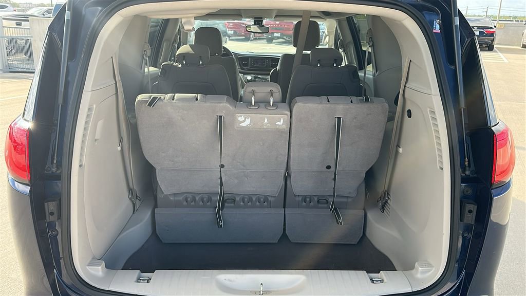 Used 2017 Chrysler Pacifica LX image 36
