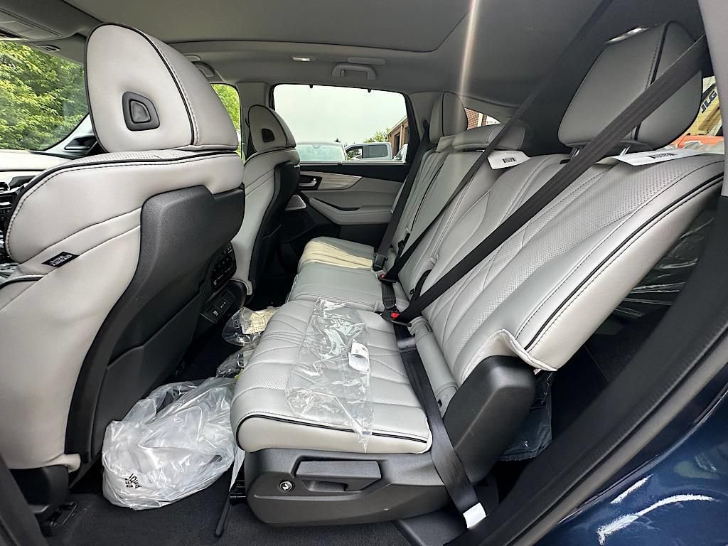 New 2026 Acura MDX w/ Advance Package AWD/4WD image 10