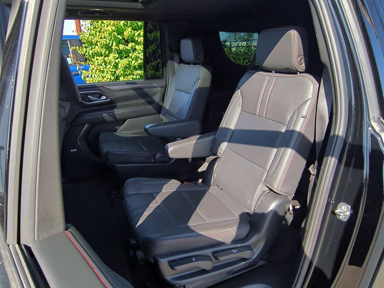 Used 2024 Chevrolet Suburban RST w/ Luxury Package AWD/4WD image 26