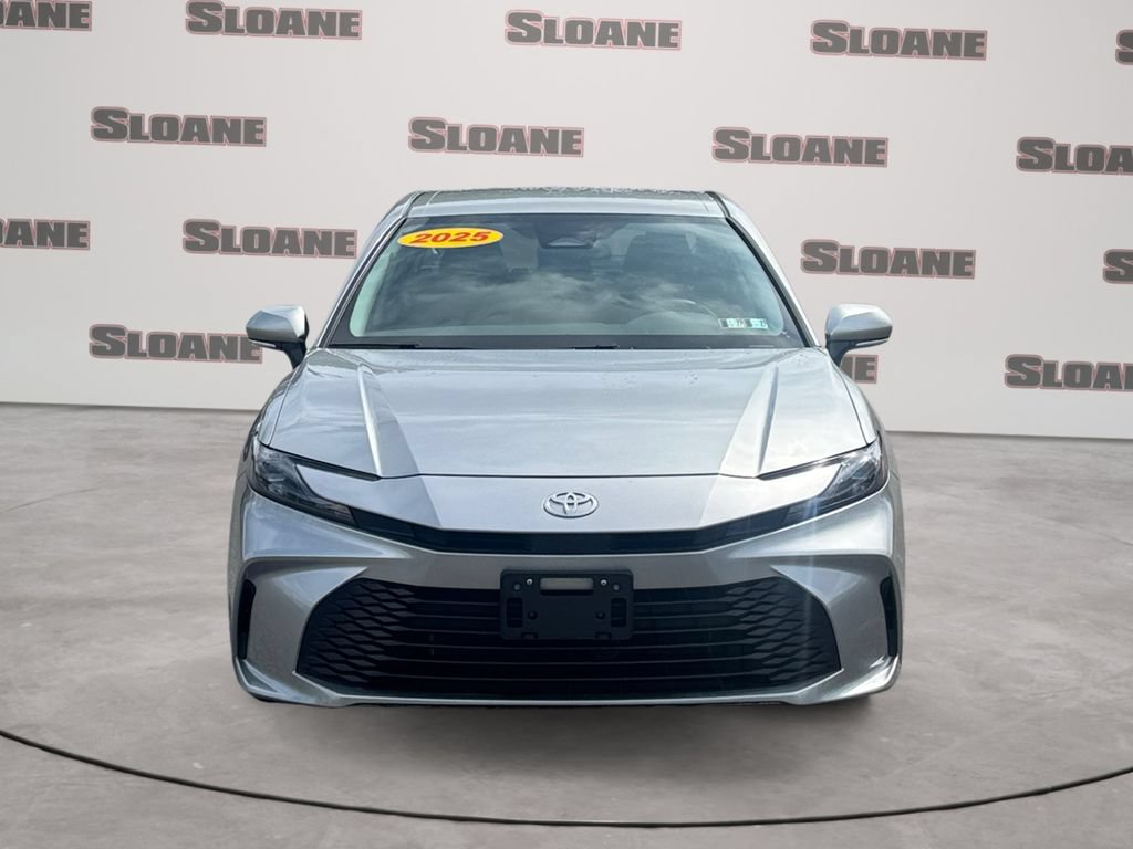 Used 2025 Toyota Camry LE FWD image 8
