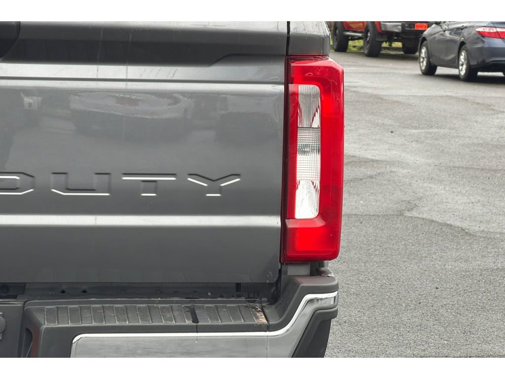 Used 2025 Ford F350 XLT image 27