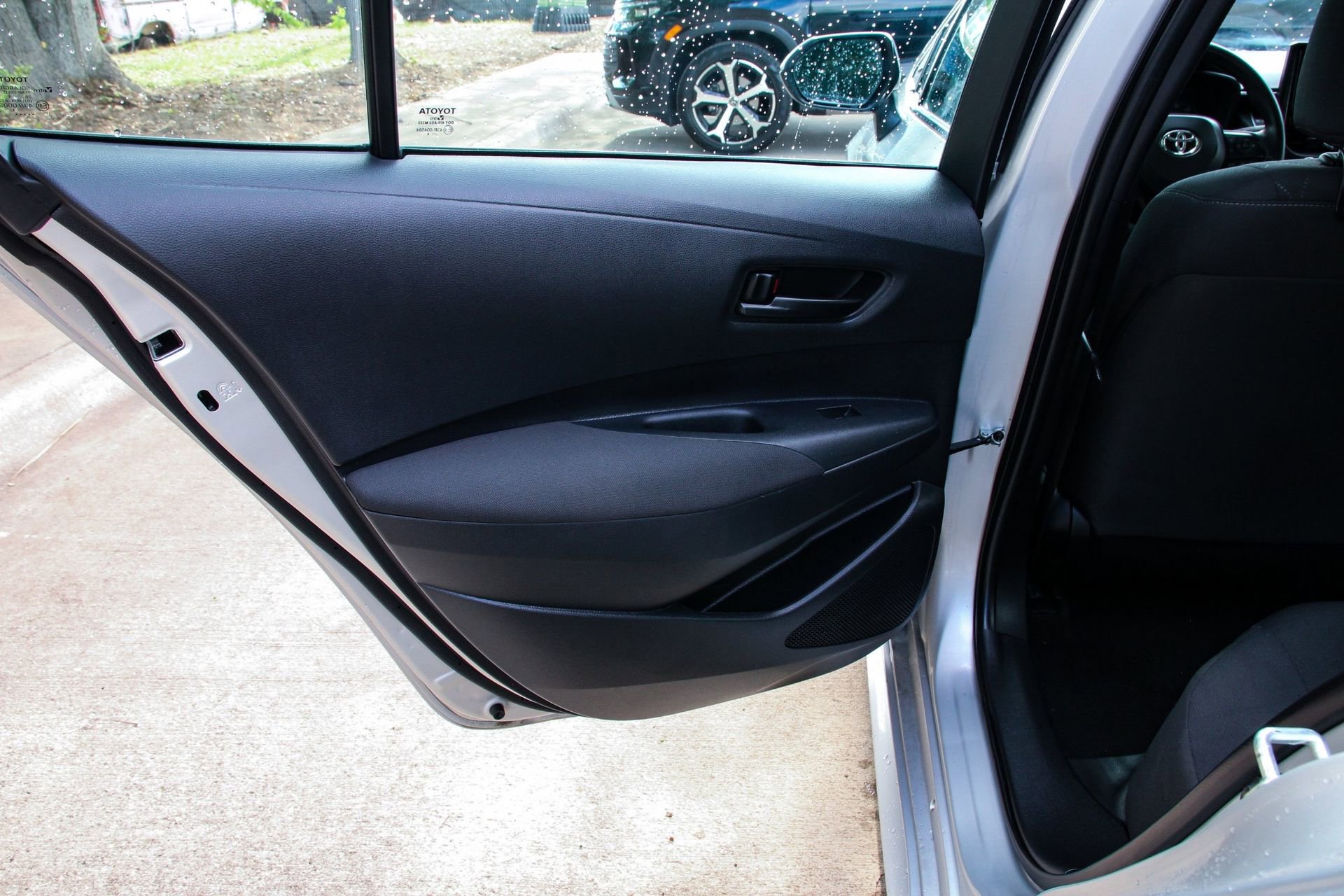 Used 2024 Toyota Corolla LE FWD image 35