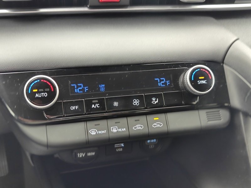 Used 2022 Hyundai Elantra SEL w/ Cargo Package image 26