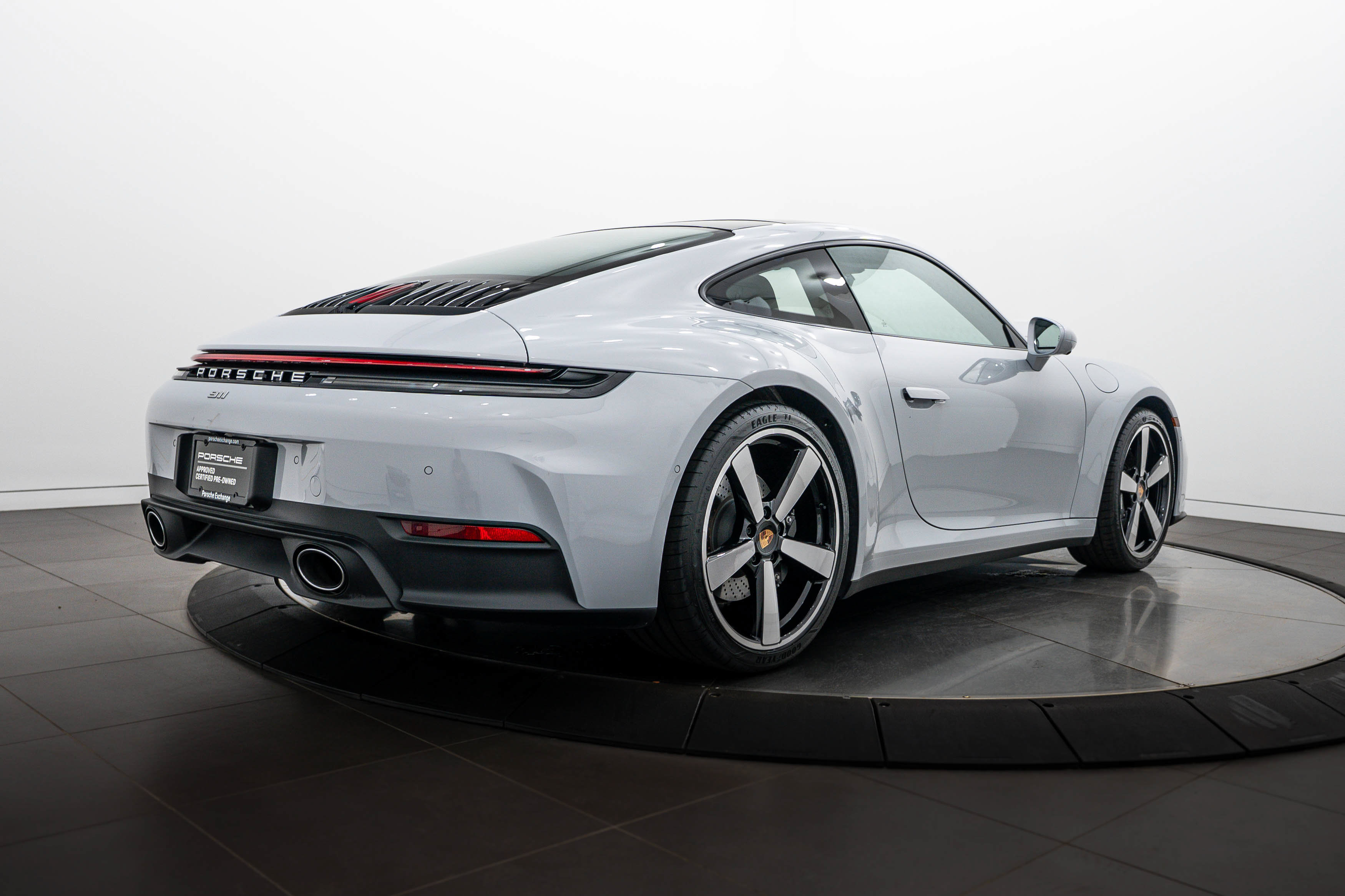 Certified 2025 Porsche 911 Carrera RWD image 7