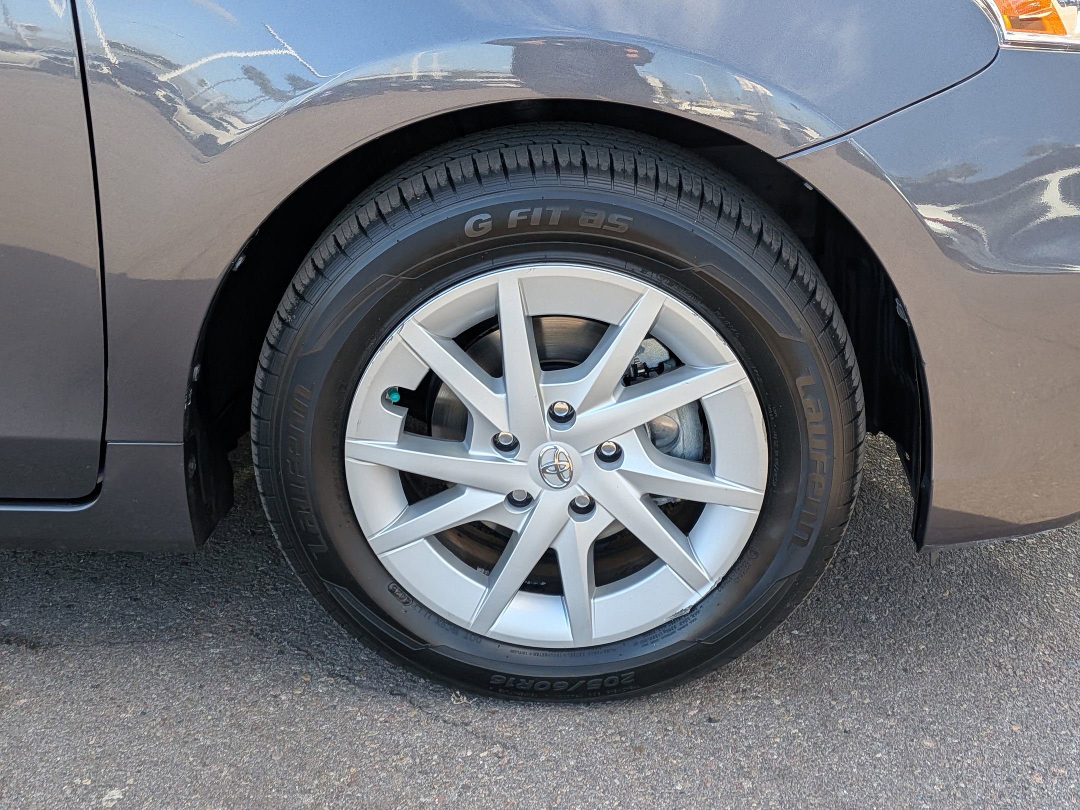 Used 2014 Toyota Prius V Three image 7