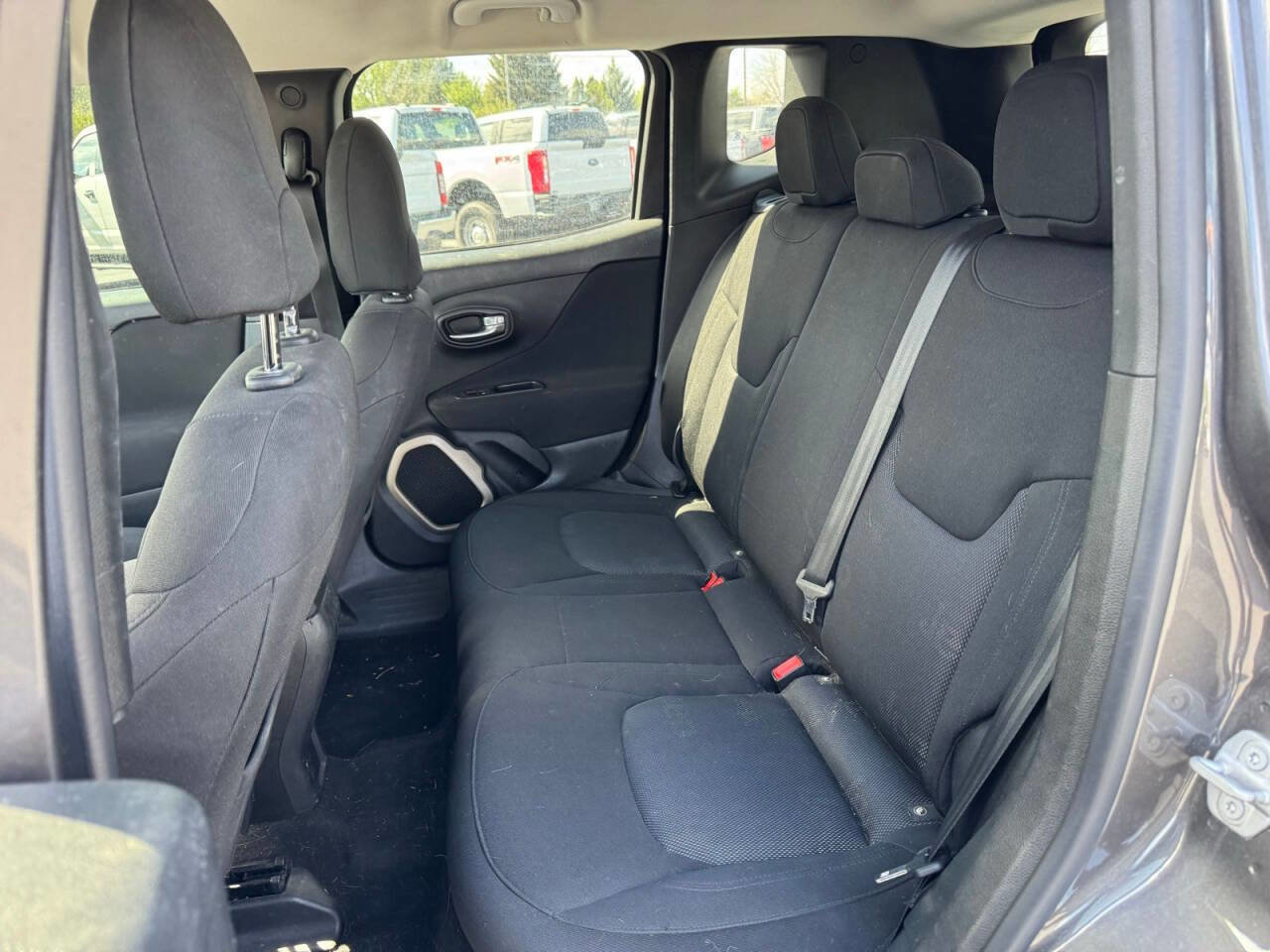 Used 2017 Jeep Renegade Latitude AWD/4WD image 14