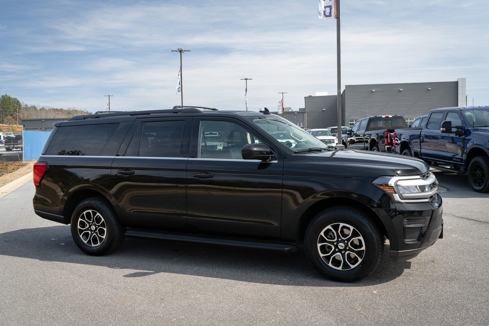 Used 2024 Ford Expedition Max XLT AWD/4WD image 12