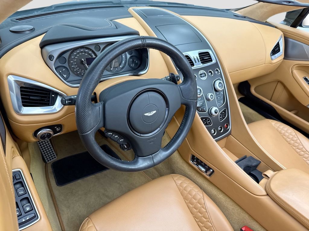 Used 2014 Aston Martin Vanquish Volante image 17