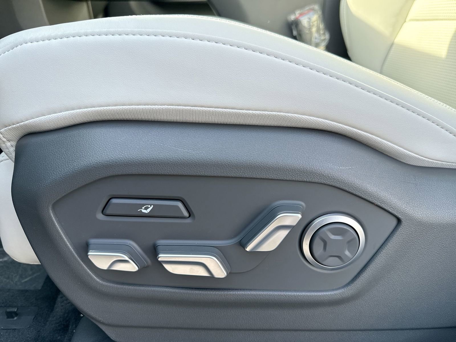 New 2026 Hyundai Santa Fe Calligraphy image 15