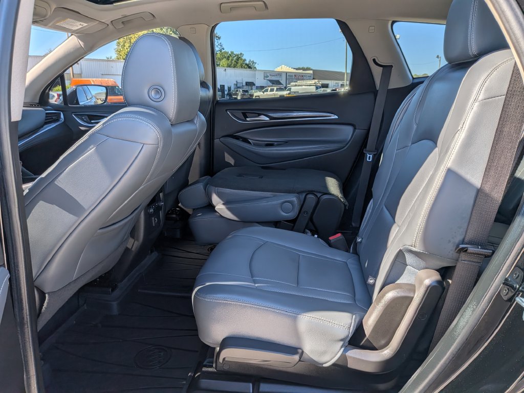 Used 2020 Buick Enclave Essence FWD image 20