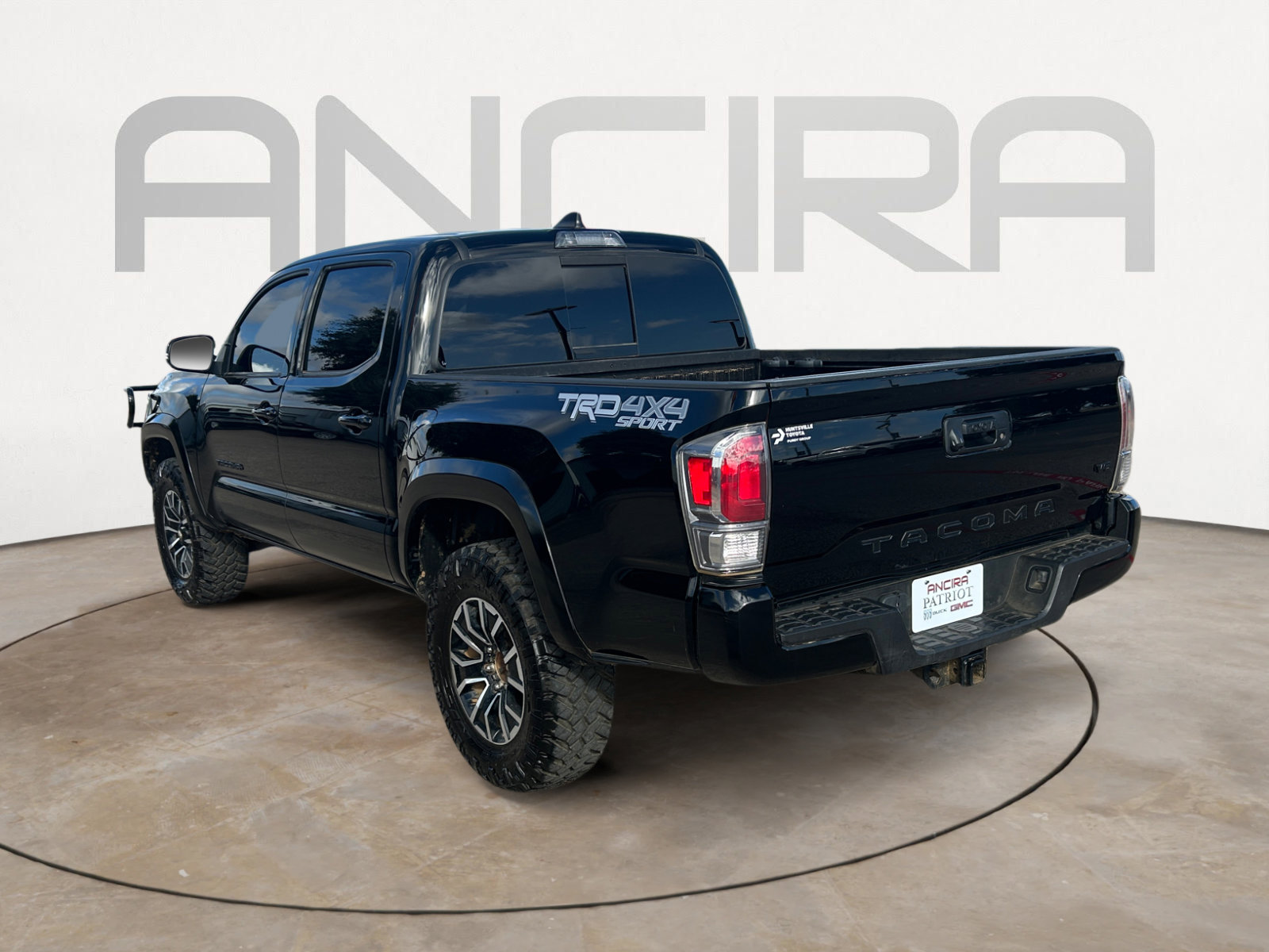Used 2023 Toyota Tacoma TRD Sport w/ Black Out Package (TMS) image 8