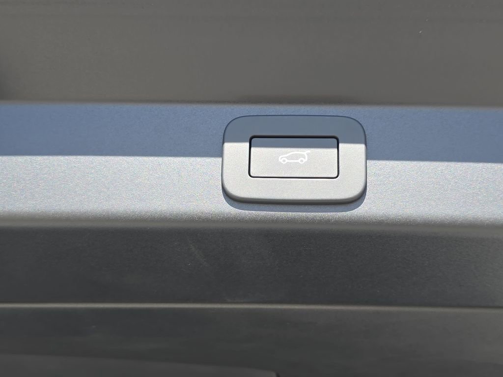 New 2026 Land Rover Range Rover Sport Dynamic SE AWD/4WD image 13