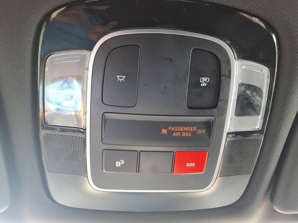Used 2025 Hyundai Santa Cruz SE FWD image 28
